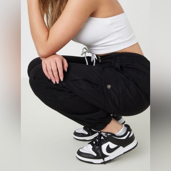 Cargo pants - Picture 2 of 3